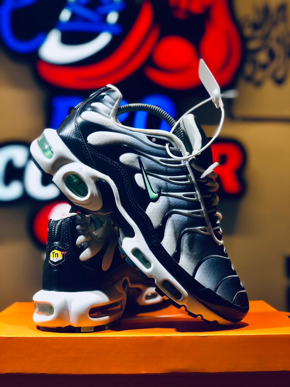 Nike TN Oreo Green